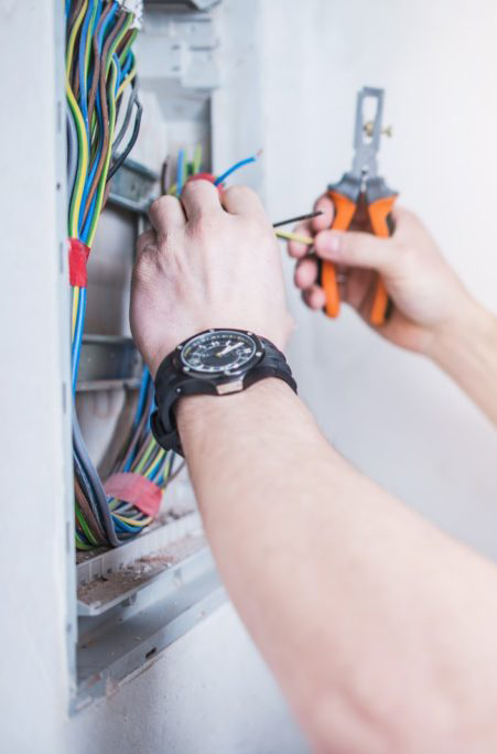 Städning av dörrar och putsning av fönster i Göteborgskommiun