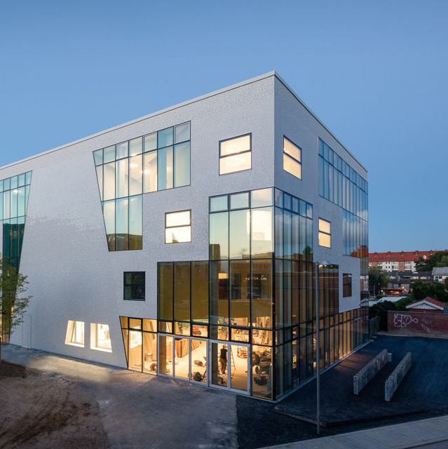 Personal på Greenstädbyrån AB som flyttstädar ett hem